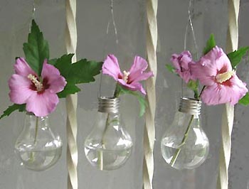pretty Lightbulb vases from esprit cabane